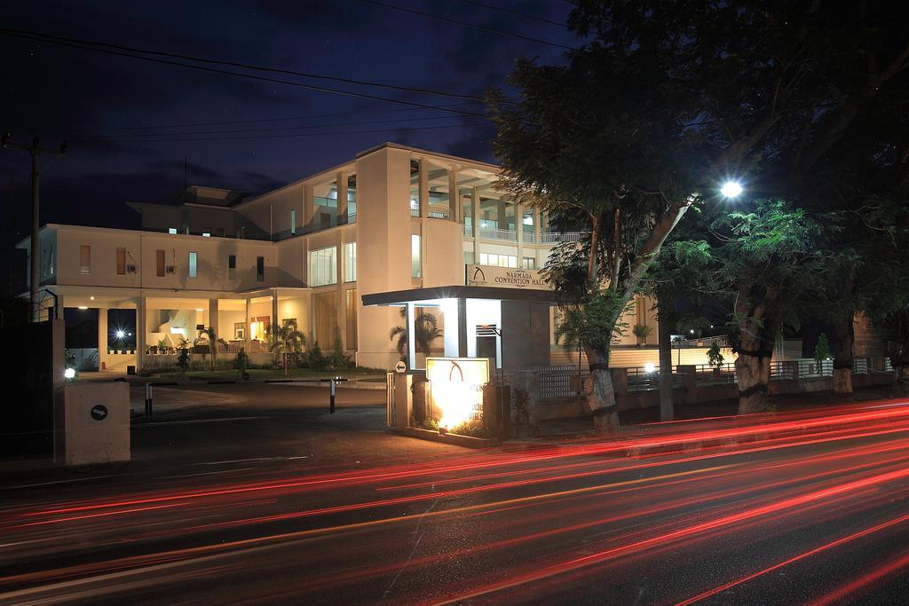 Hotel Narmada Convention Hall Mataram Esterno foto