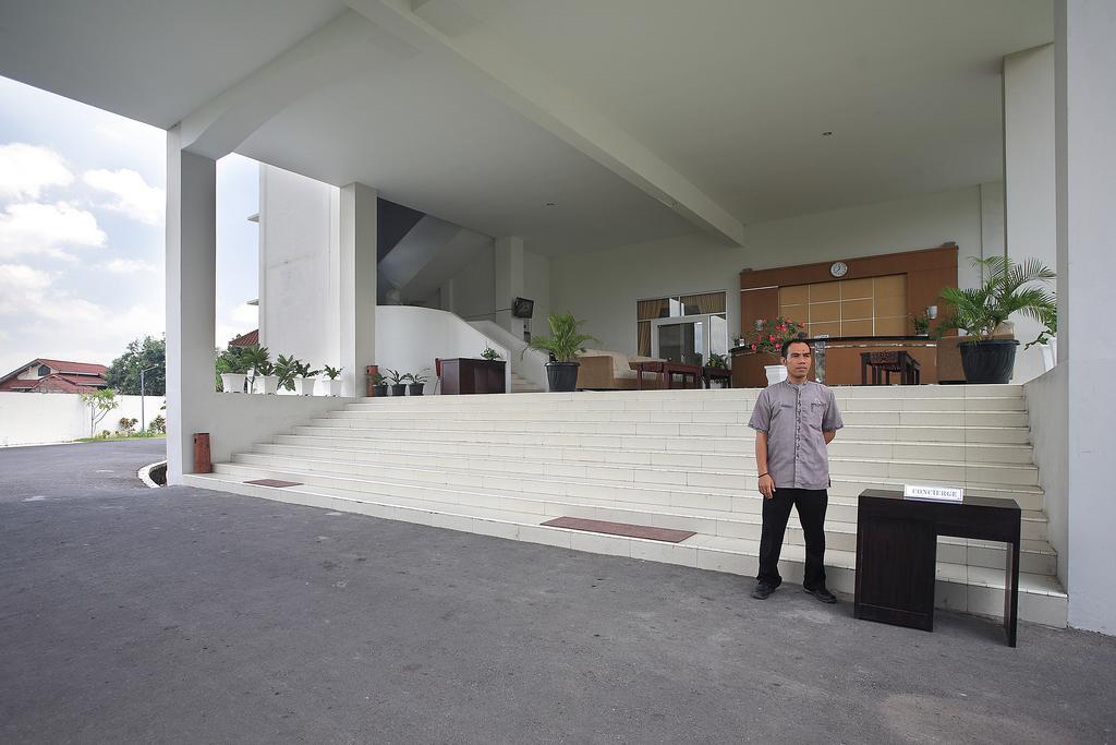 Hotel Narmada Convention Hall Mataram Esterno foto
