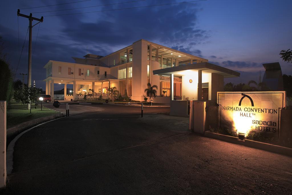 Hotel Narmada Convention Hall Mataram Esterno foto