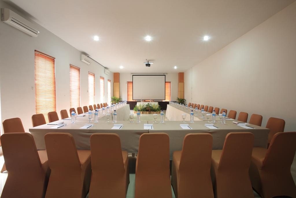 Hotel Narmada Convention Hall Mataram Esterno foto