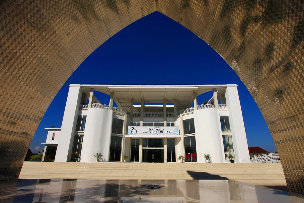 Hotel Narmada Convention Hall Mataram Esterno foto