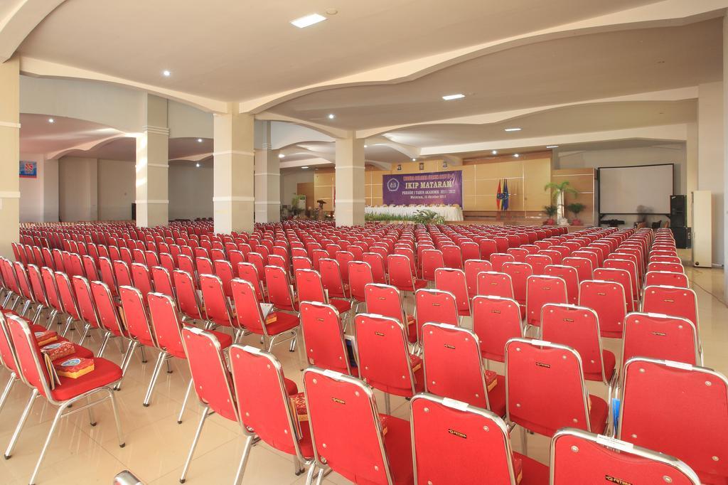 Hotel Narmada Convention Hall Mataram Esterno foto